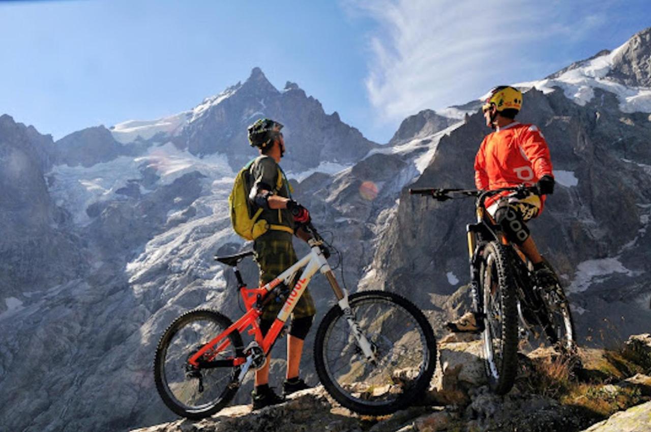 Chalet La Cachette Cyclists & Skiers Ле-Бур-д'Уазан Екстер'єр фото