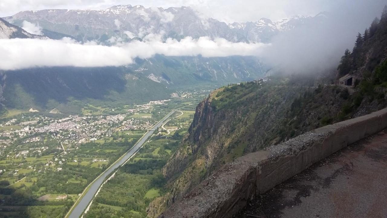 Chalet La Cachette Cyclists & Skiers Ле-Бур-д'Уазан Екстер'єр фото