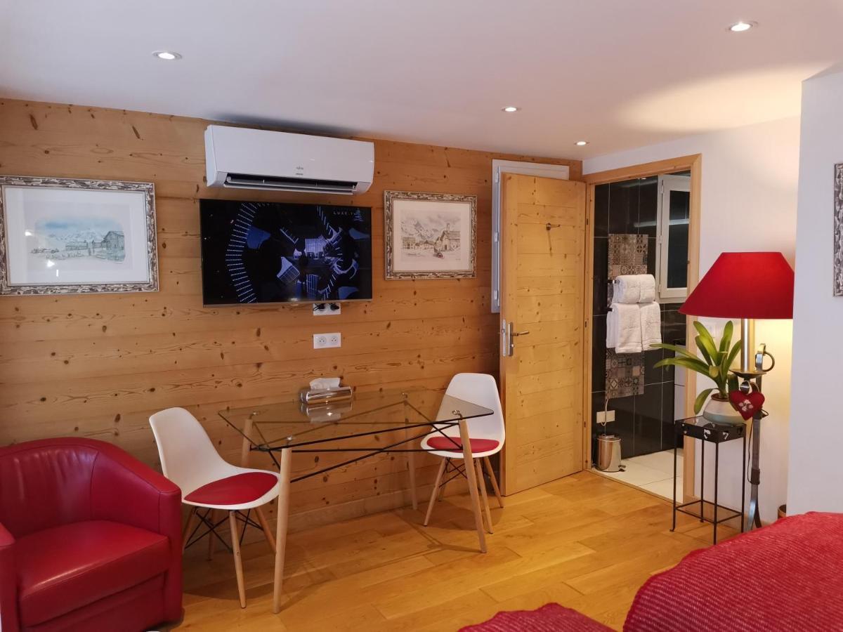 Chalet La Cachette Cyclists & Skiers Ле-Бур-д'Уазан Екстер'єр фото