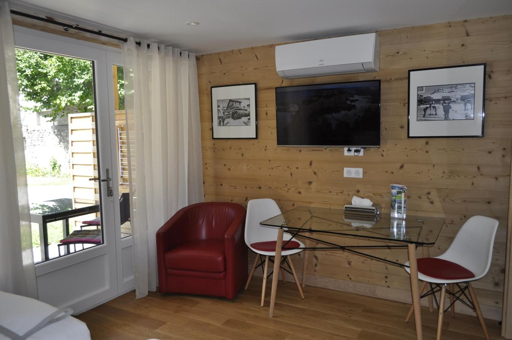 Chalet La Cachette Cyclists & Skiers Ле-Бур-д'Уазан Екстер'єр фото