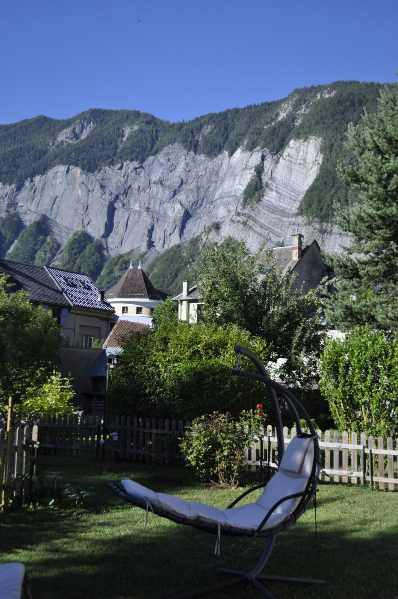 Chalet La Cachette Cyclists & Skiers Ле-Бур-д'Уазан Екстер'єр фото