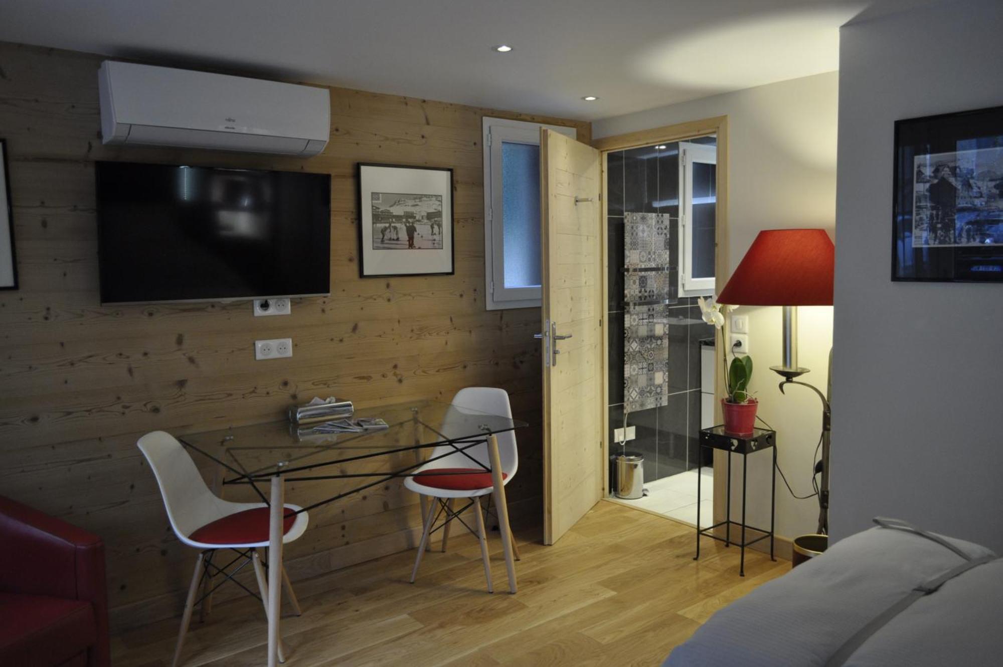 Chalet La Cachette Cyclists & Skiers Ле-Бур-д'Уазан Екстер'єр фото