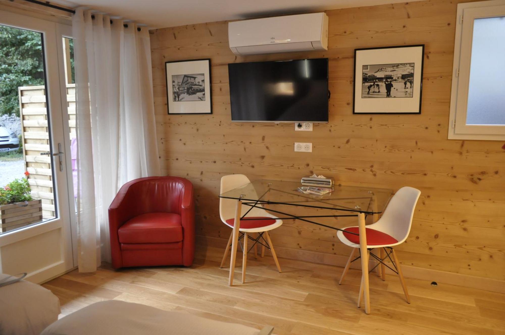 Chalet La Cachette Cyclists & Skiers Ле-Бур-д'Уазан Екстер'єр фото